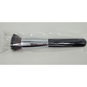 Younique Kabuki Brush New Sealed Makeup Brush